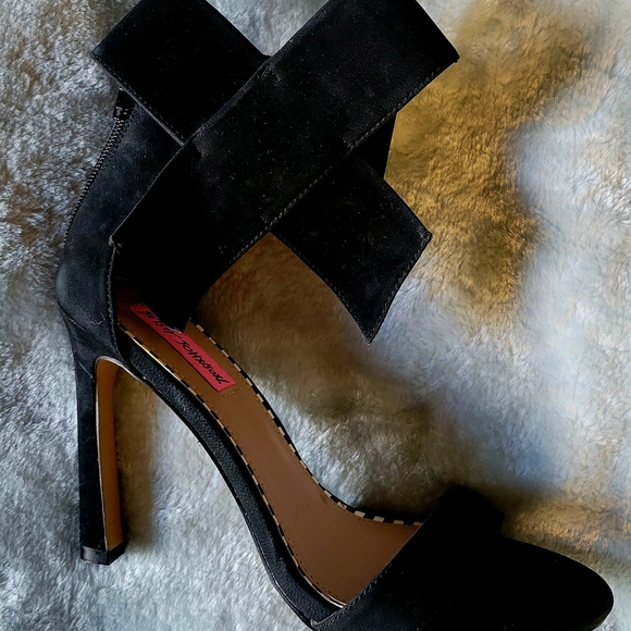 Betsey Johnson Black Strappy Heels - Picture 3 of 6